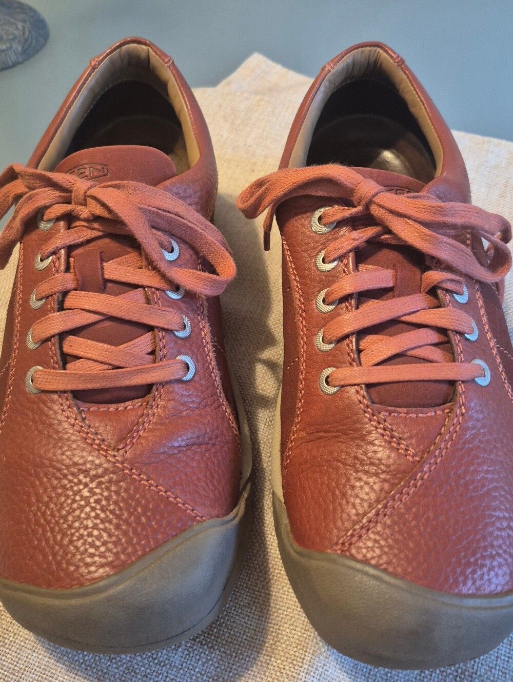 Keen Women's Leather Walking/ Hiking Shoes Sneakers - Red, Very Good Condition!